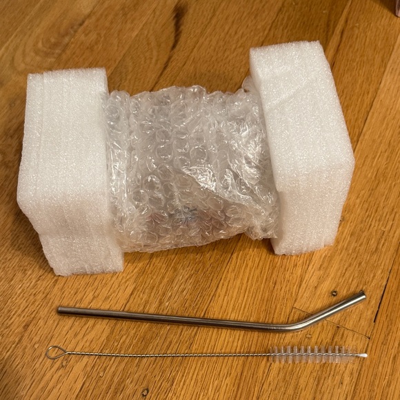 NWT Glass Tumbler Books Flowers Wooden Lid Metal Straw “Just One More Chapter” - Picture 3 of 6